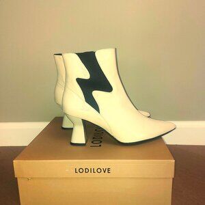 Lodi Pull-On Cream Leather Ankle Boot - Size 39 (8.5)
